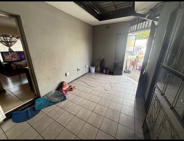 7 BEDROOM HOUSE FOR SALE IN VANDERBIJLPARK CW 2